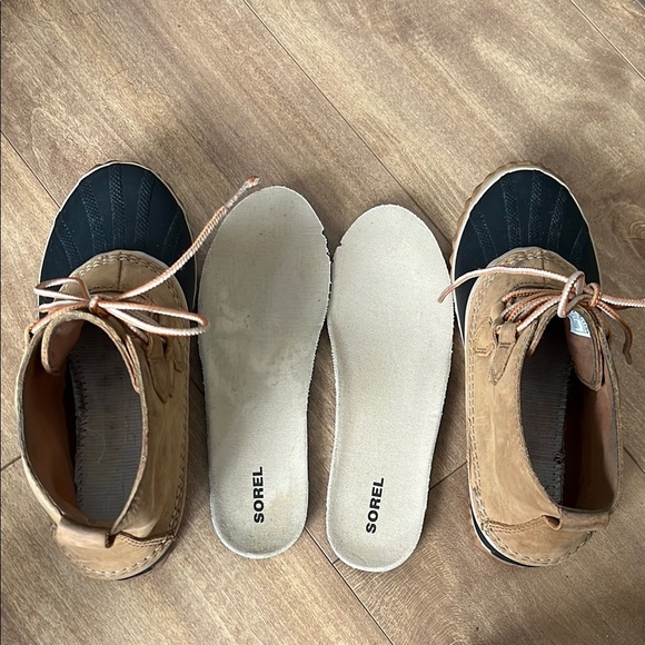 Sorel Out N About Waterproof Black Tan Lace Up Leather Ankle Rain Boots Size 6.5 - Picture 2 of 7